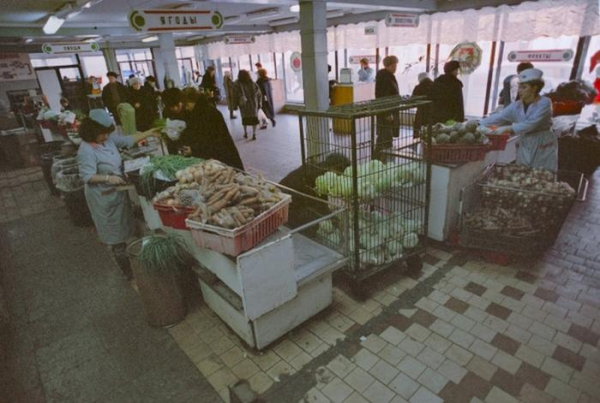 Фальшивые фото советских магазинов