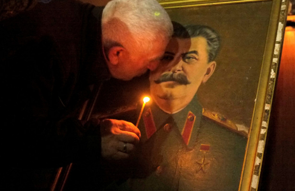 Люди любят отнюдь не Сталина