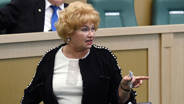 Людмила Нарусова предложила внести в Уголовный кодекс статью «Пытки»