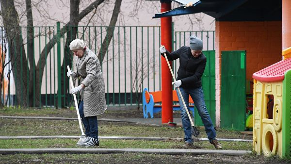 В России хотят запретить принудительные субботники