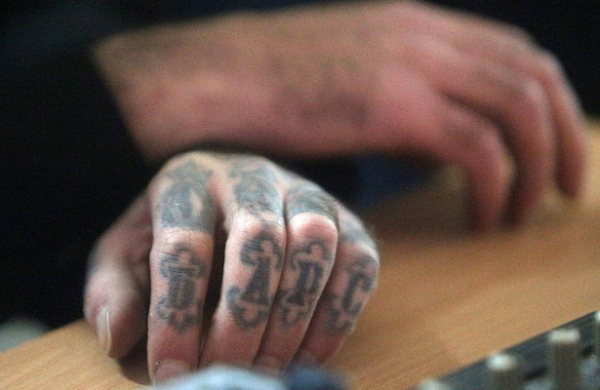 В Госдуме объяснили, почему люди с татуировками опасны для службы в армии