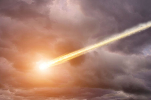 Взорвался над городом: жители Красноярска увидели метеорит